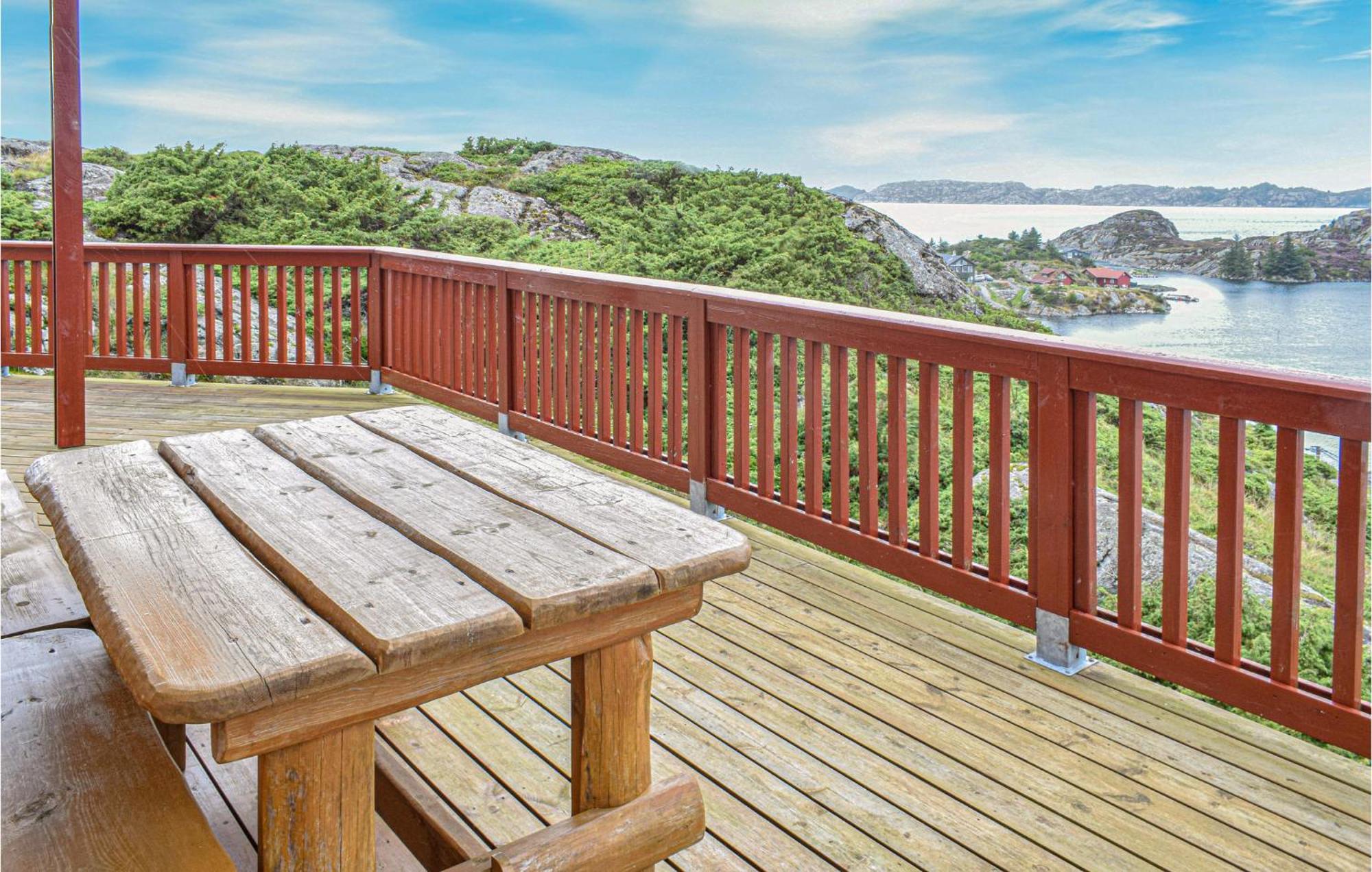 Gorgeous Home In Bekkjarvik With Wifi Ngoại thất bức ảnh